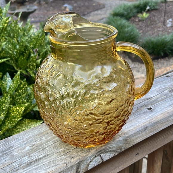 Anchor Hocking Amber Colored Milano Lido Crinkle 96 ounce Tea Pitcher - Picture 3 of 5